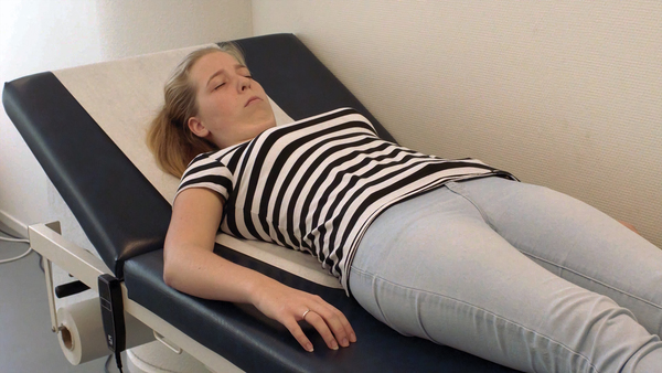 28mei_patiënte_Samantha_onder_hypnose