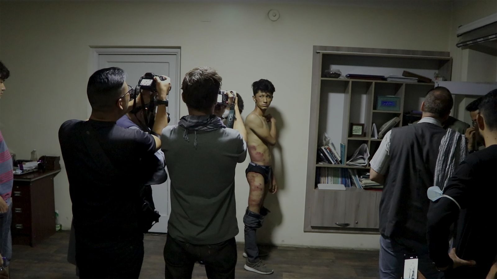 The Etilaat Roz – De DocUpdate